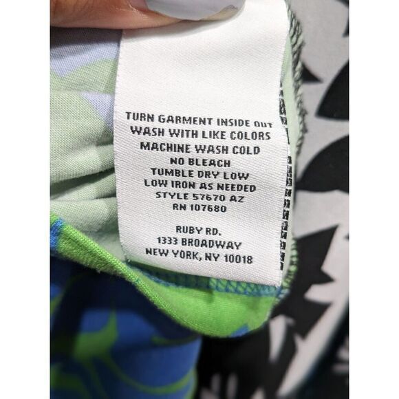 Ruby Rd Black & White Tropical Print Neon Trim 3/4 Sleeve V Neck Tunic Top, 3X - Picture 9 of 11